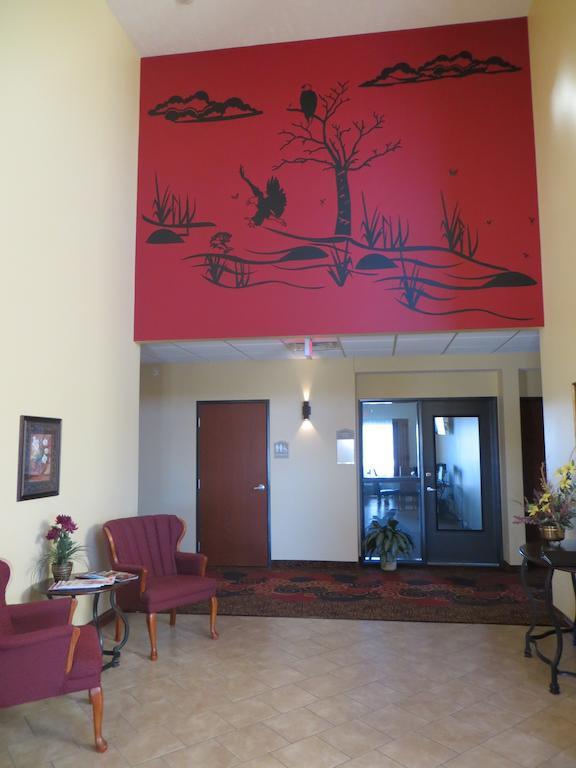 The Edgewood Hotel And Suites Fairbury Экстерьер фото